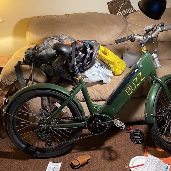 E-Bicycle color is green it’s in excellent condition brand new bought it 2021 - Picture 1 of 5